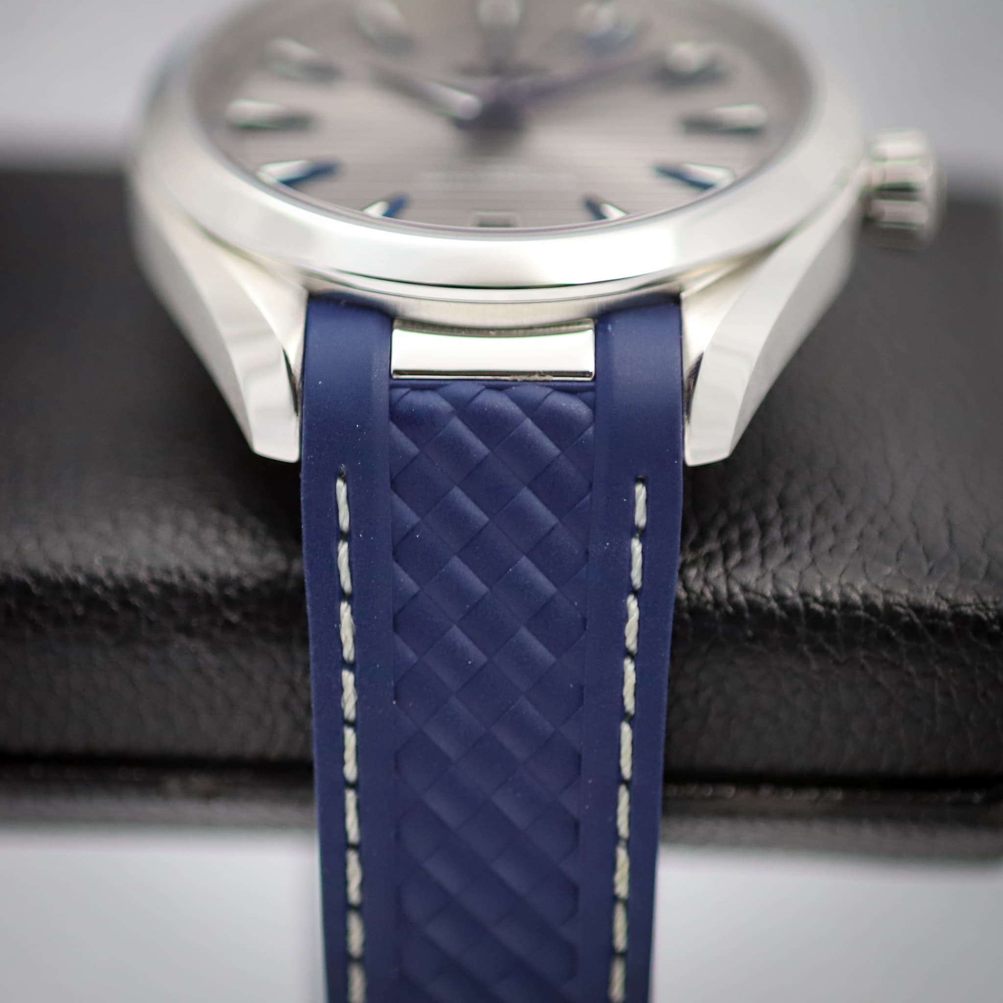 Omega Seamaster (Ref. 220.12.41.21.06.001) — photo 6