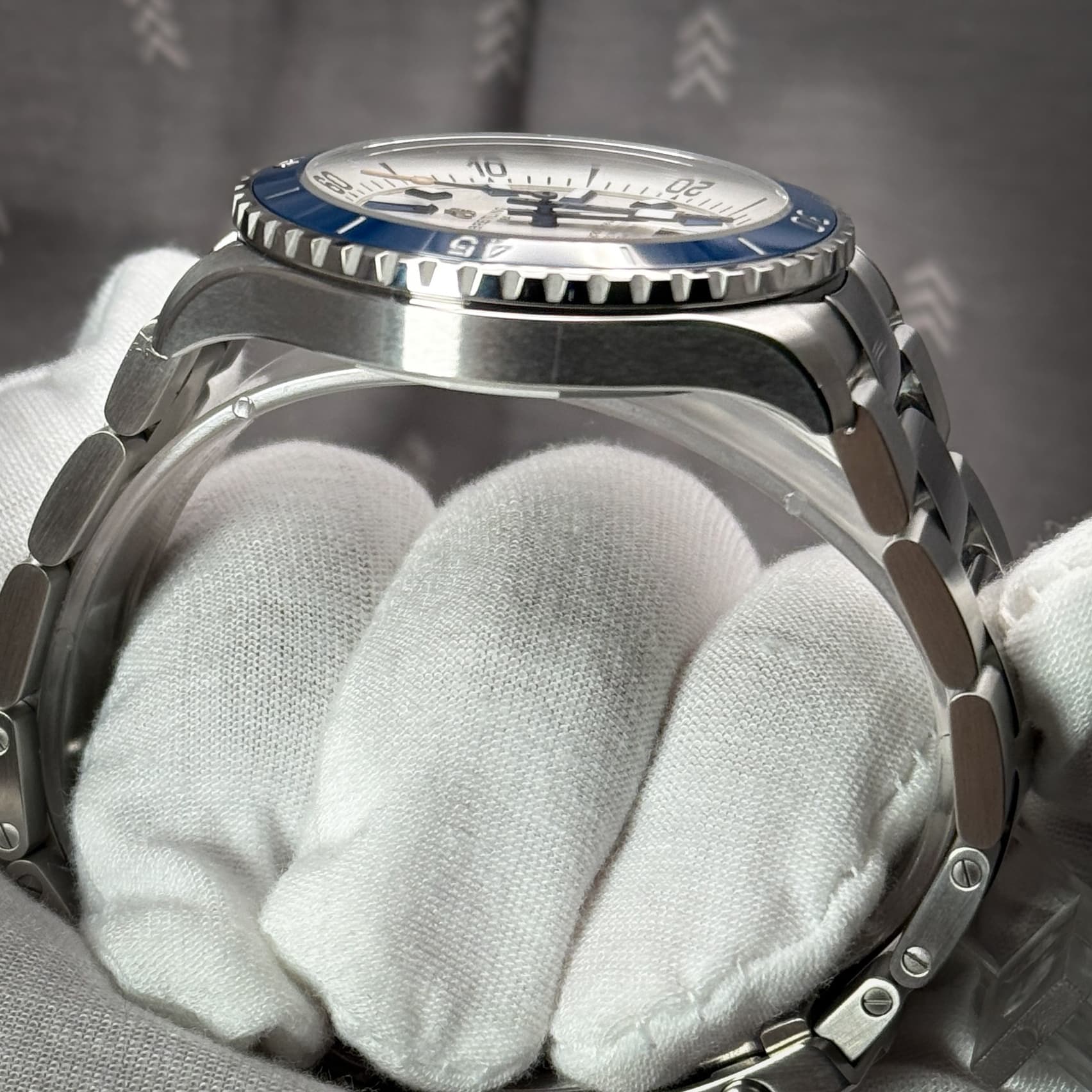 Breitling Superocean 42 (Ref. A17375E71G1A1) — photo 4