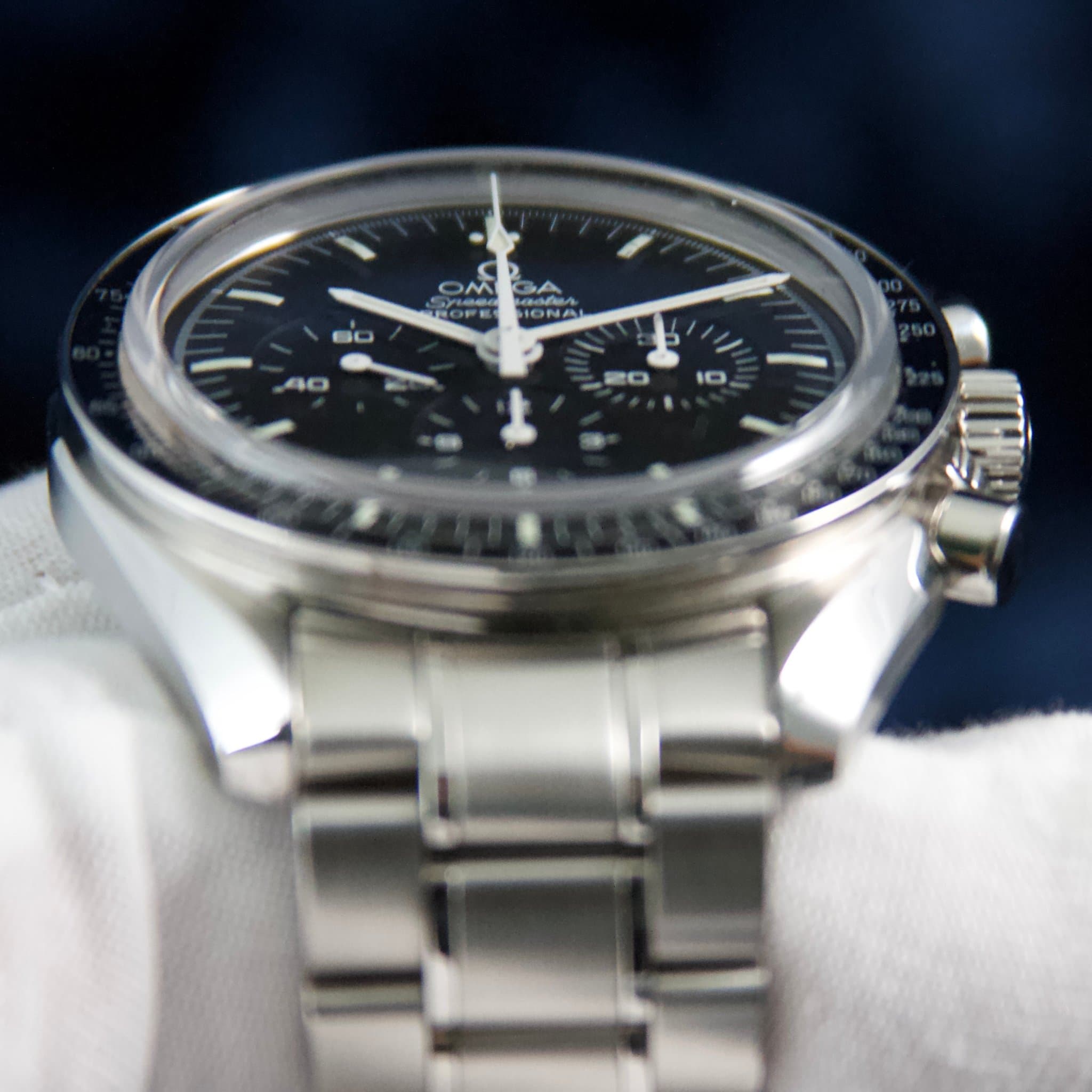 Omega Speedmaster Professional Moonwatch (Ref. 3573.50.00) — photo 8