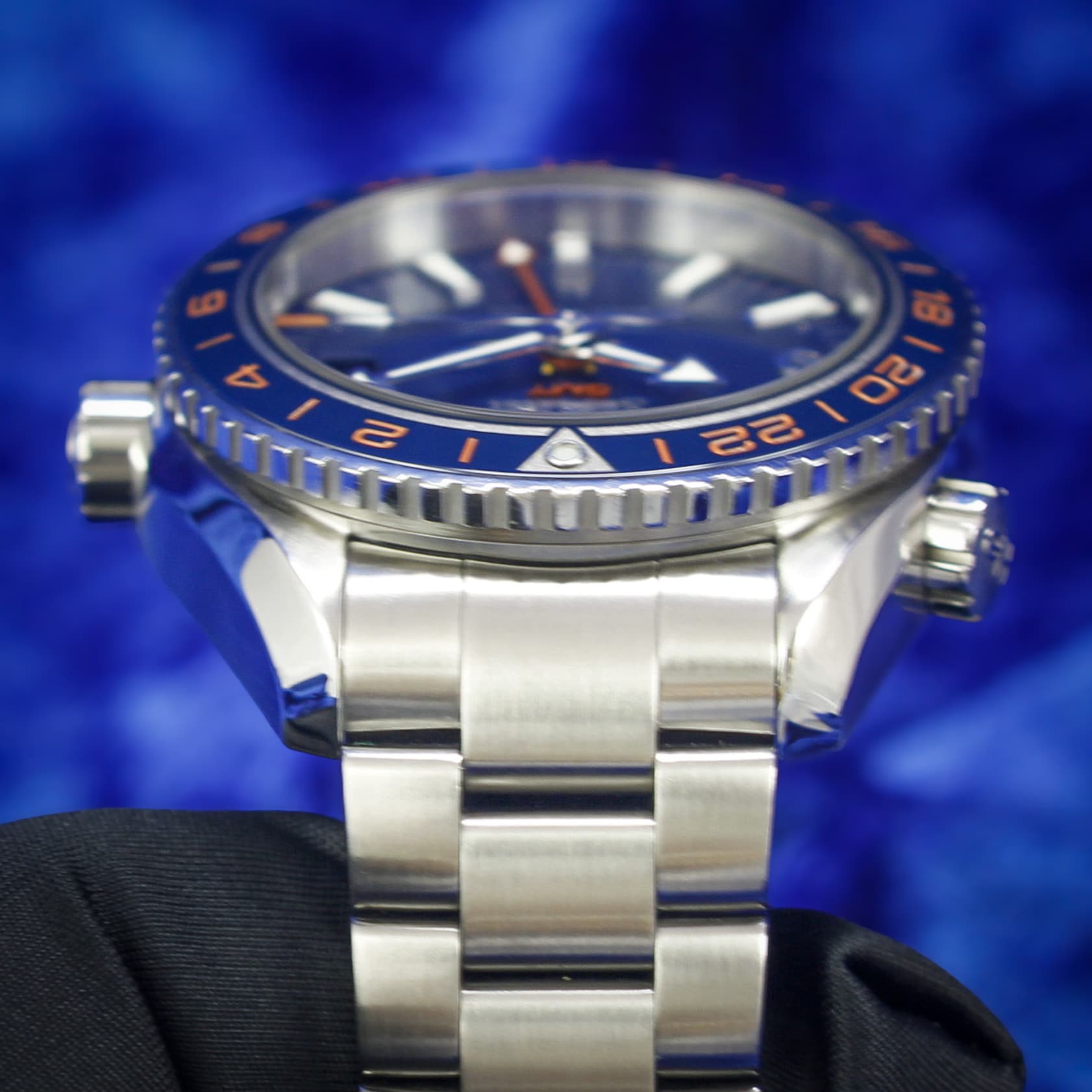 Omega Seamaster Planet Ocean (Ref. 232.30.44.22.03.001) — photo 5