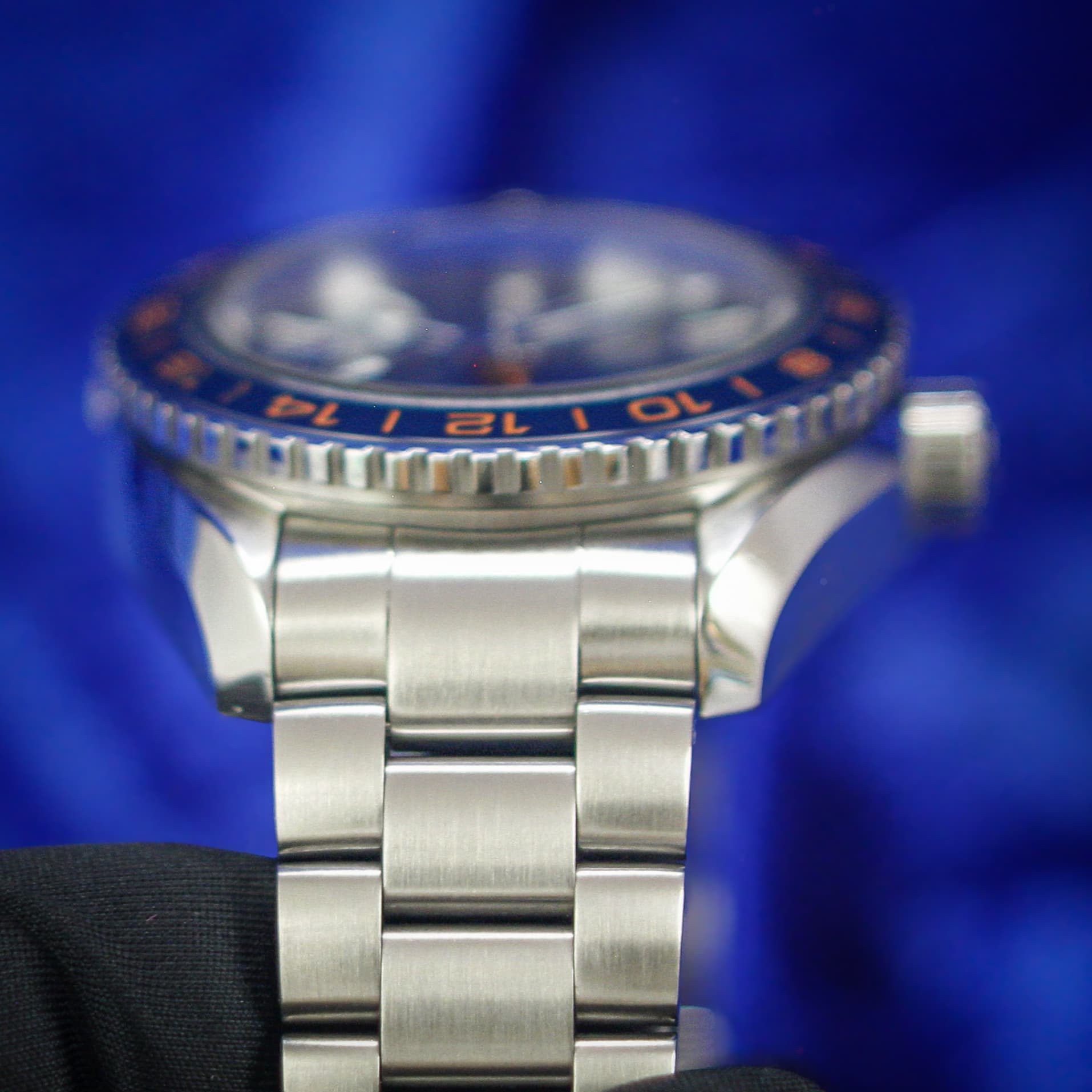 Omega Seamaster Planet Ocean (Ref. 232.30.44.22.03.001) — photo 4