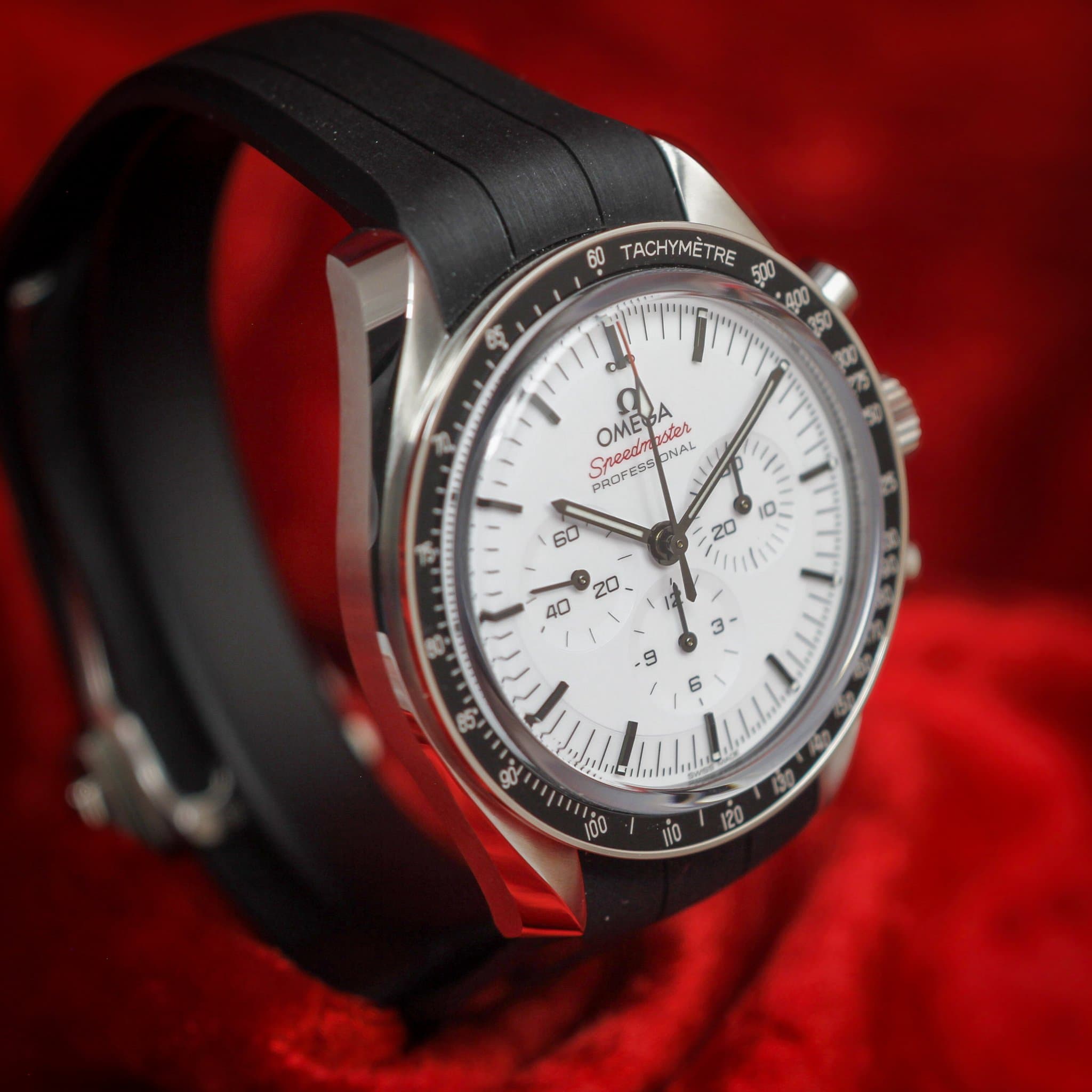 Omega Speedmaster Professional Moonwatch (Ref. 310.32.42.50.04.001) — photo 4