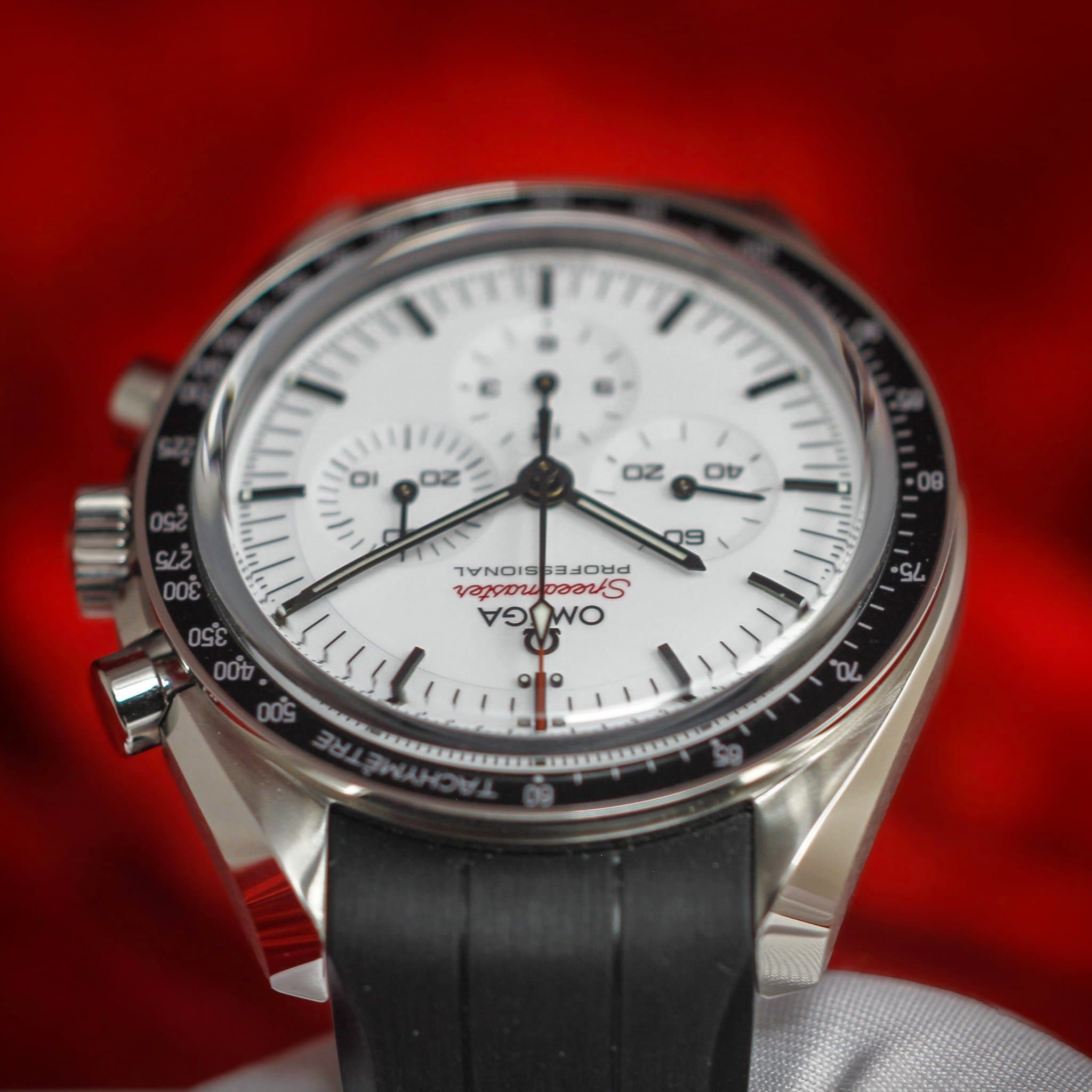 Omega Speedmaster Professional Moonwatch (Ref. 310.32.42.50.04.001) — photo 6