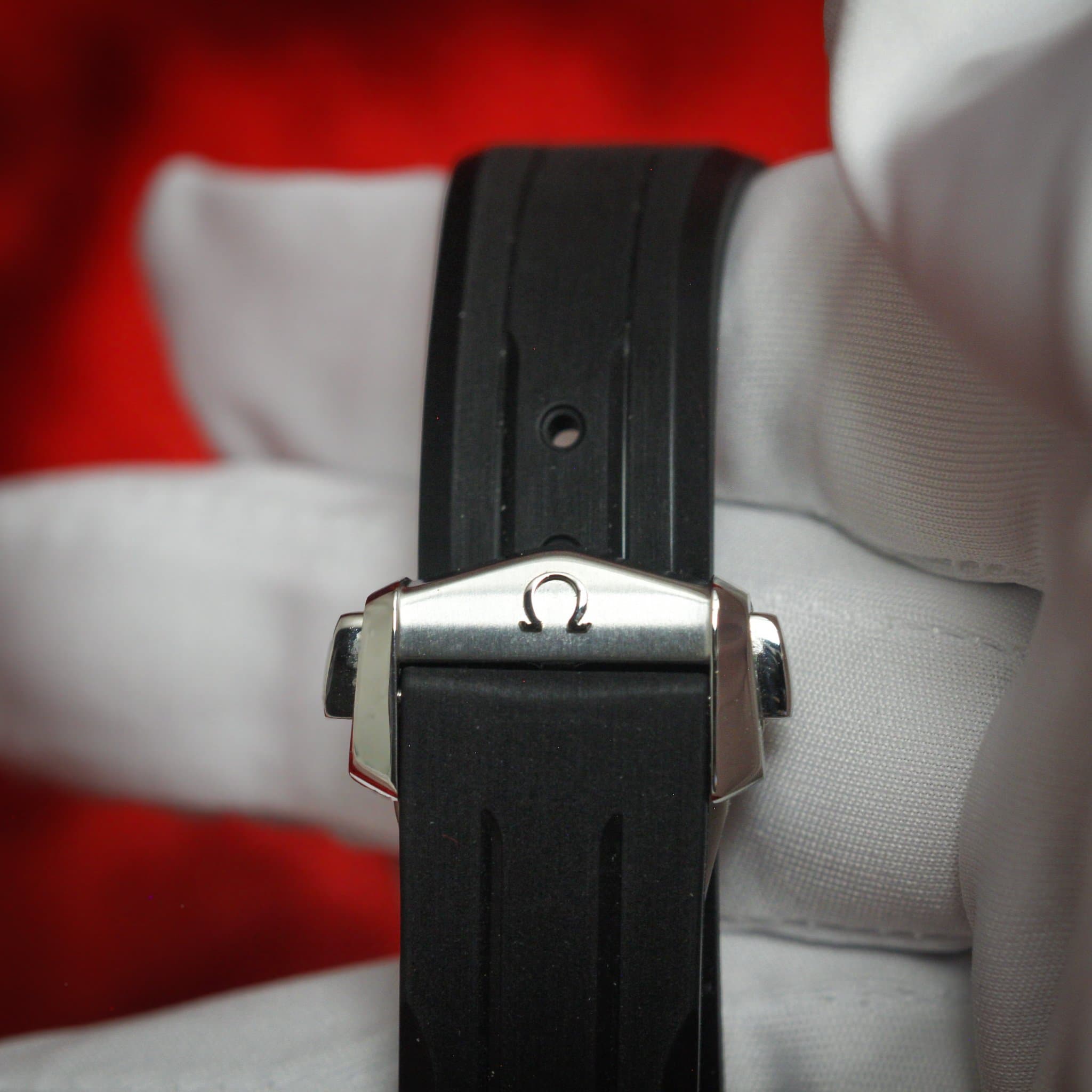 Omega Speedmaster Professional Moonwatch (Ref. 310.32.42.50.04.001) — photo 11